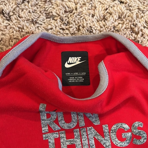 Nike brand baby onesie size 6-9 months ❤️ - Picture 3 of 3